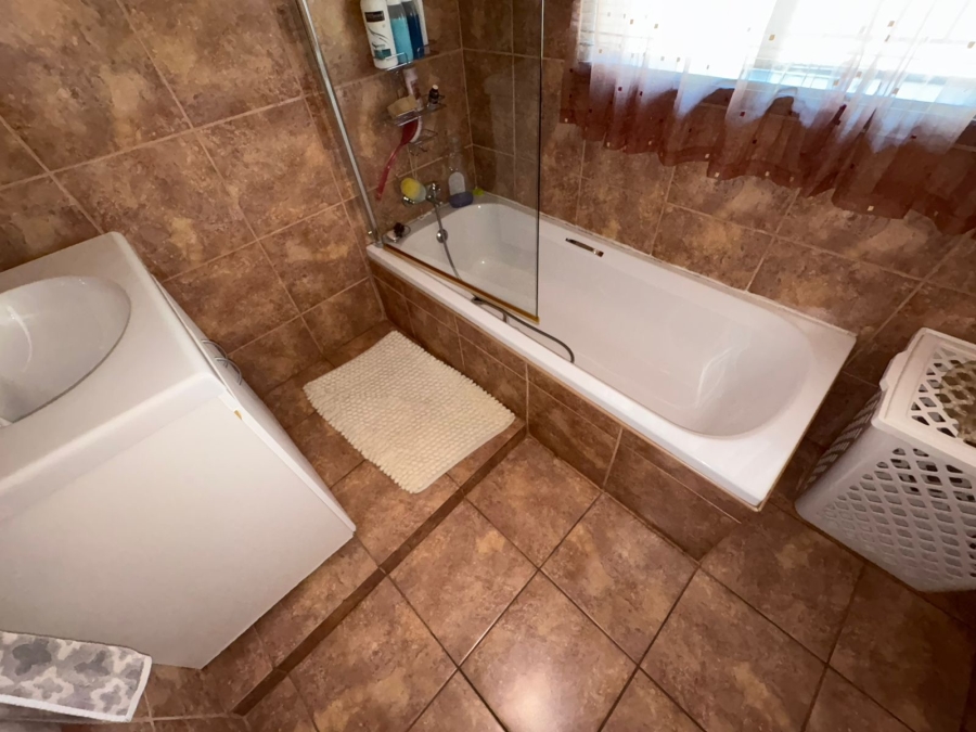 4 Bedroom Property for Sale in Protea Park North West